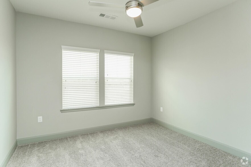 More Photos Of 14340 Wallisville Rd, Houston Apartments For Sale