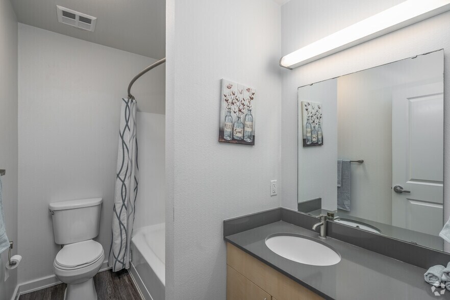 More Photos Of 4759-4779 Lynwood Center Rd NE, Bainbridge Island Apartments For Lease