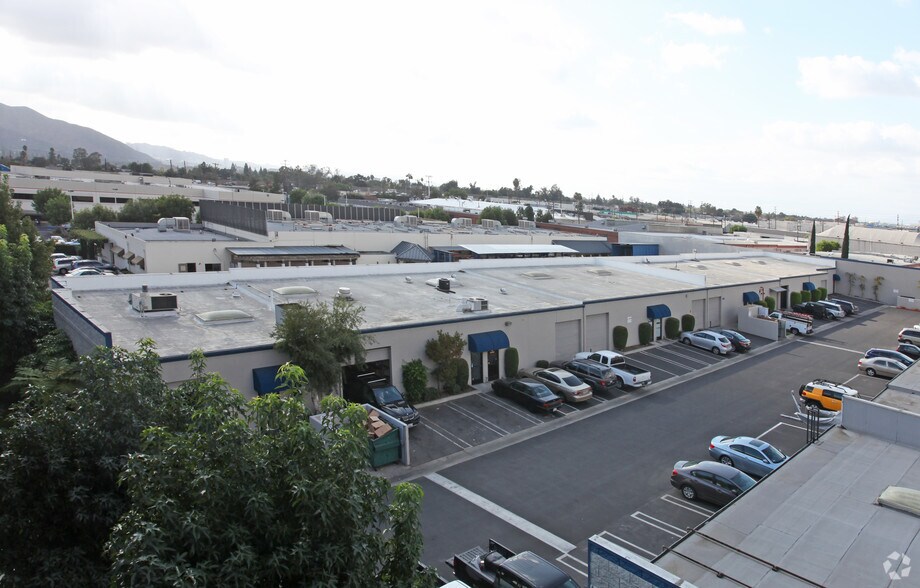 More Photos Of 815-825 Western Ave, Glendale Warehouse For Lease