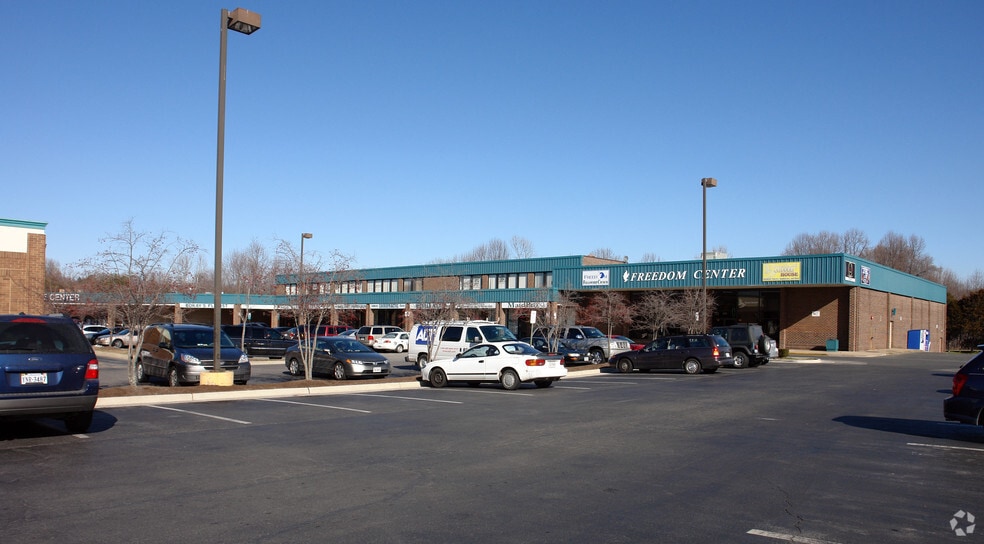 More Photos Of 4320-4340 Dale Blvd, Woodbridge Freestanding For Lease
