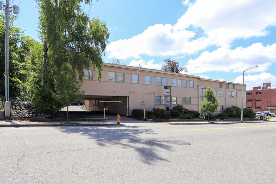 Primary Photo Of 121 Lincoln St, Worcester Healthcare For Lease
