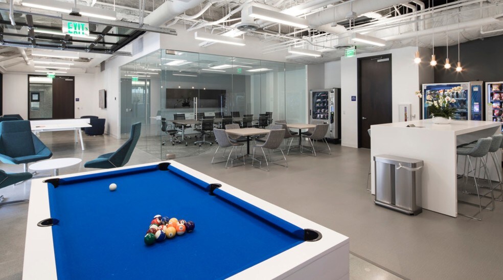 More Photos Of 1515 W 190th St, Gardena Office For Lease