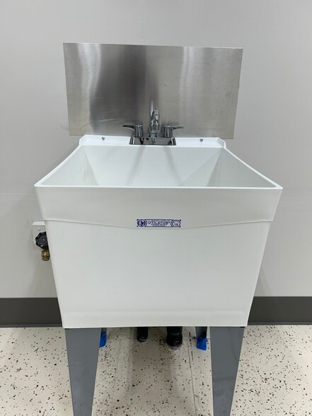 More Photos Of 2700 N Lake Valley Rd, Prescott Valley Light Manufacturing For Lease