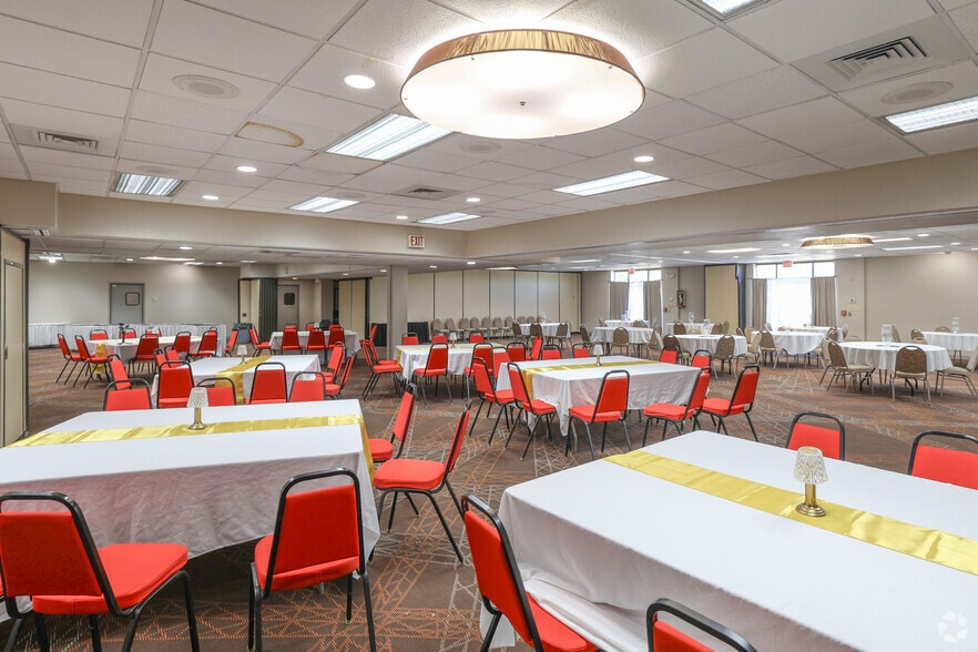 More Photos Of 7195 Eastwood Dr, Beaver Falls Hotel For Sale