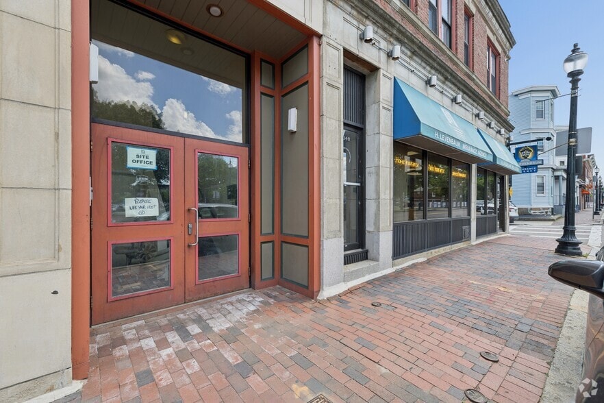 More Photos Of 1534 Dorchester Ave, Dorchester Storefront Retail Office For Lease