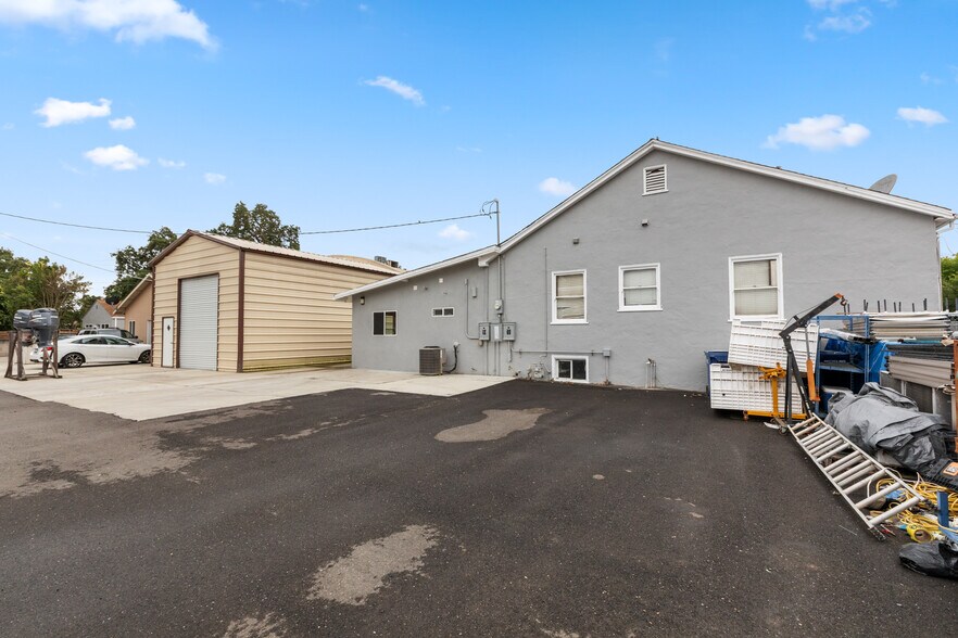 More Photos Of 8101 Freeport Blvd, Sacramento Storefront For Sale
