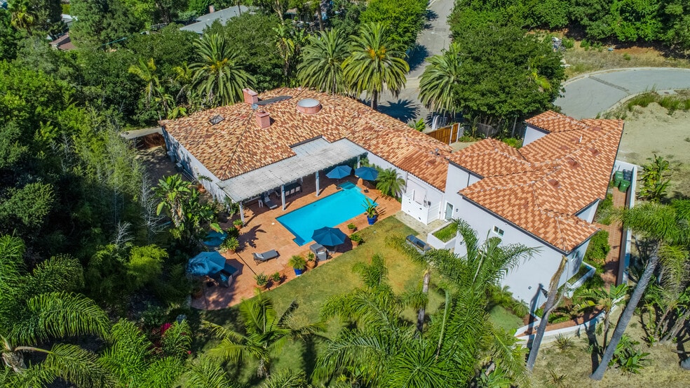 Primary Photo Of 9696 Antelope Rd, Beverly Hills Specialty For Lease
