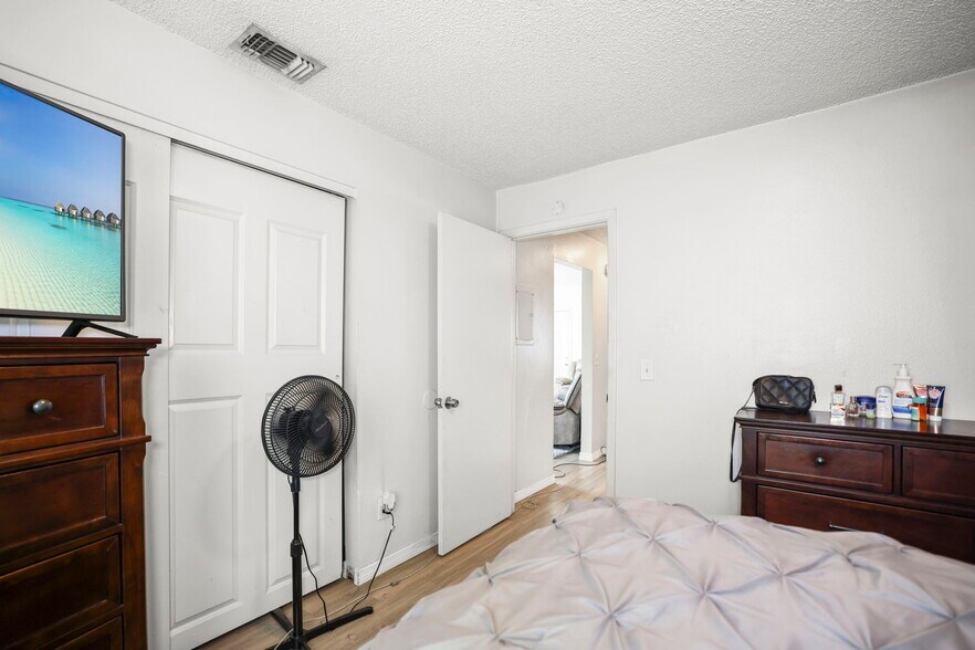 More Photos Of 7108 S Kissimmee St, Tampa Multifamily For Sale