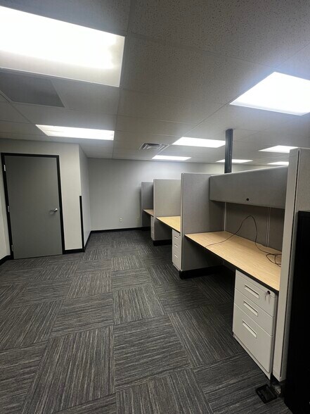 More Photos Of 7858 Industrial Pky, Plain City Warehouse For Lease