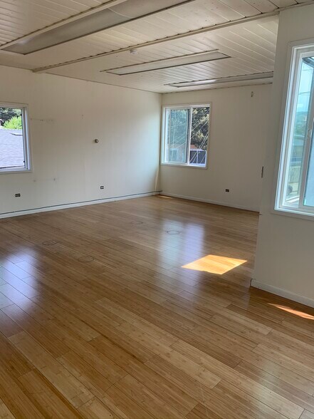 More Photos Of 5353 Claremont Ave, Oakland Research And Development For Lease