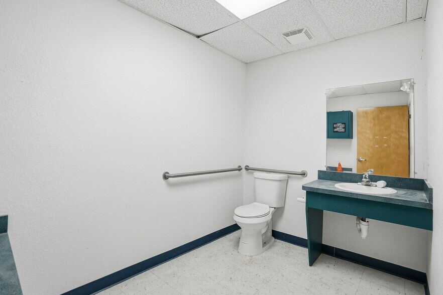 More Photos Of 5341 Grand Blvd, New Port Richey Medical For Lease
