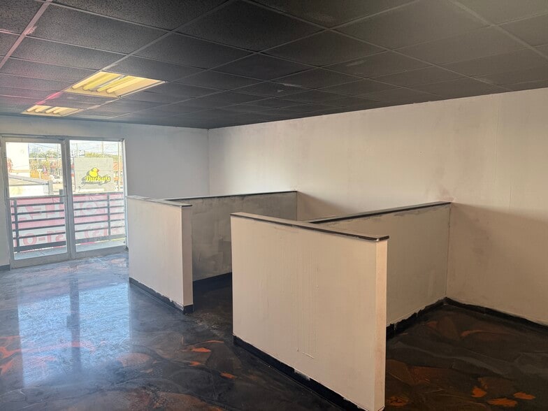 More Photos Of 1723 W Kennedy Blvd, Tampa Storefront Retail Office For Lease