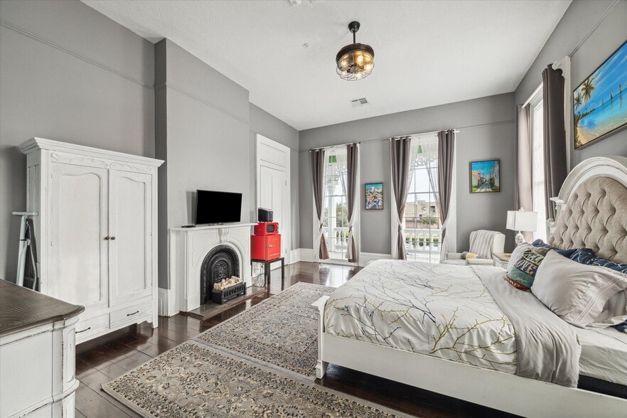 More Photos Of 1502 Market St, Galveston Hospitality For Sale