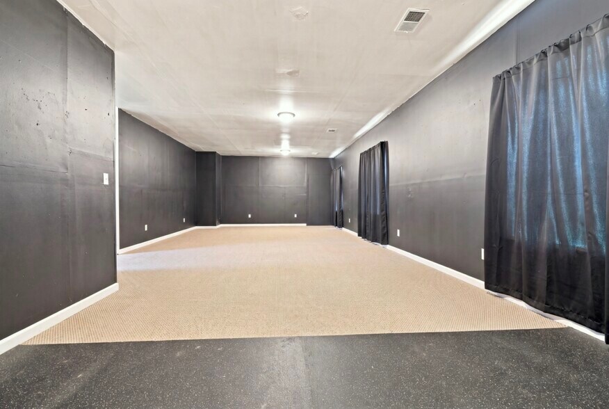More Photos Of 532 N Kristi Rd, Martinsville Lodge Meeting Hall For Lease