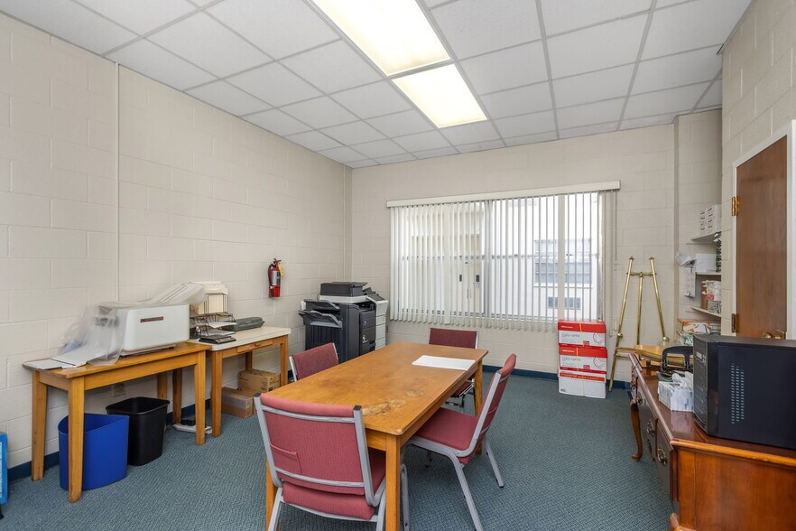 More Photos Of 411 Turner St, Clearwater Religious Facility For Lease