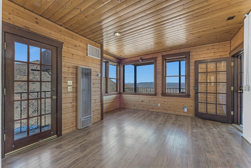 More Photos Of 222 First Ave, Jerome Multifamily For Sale