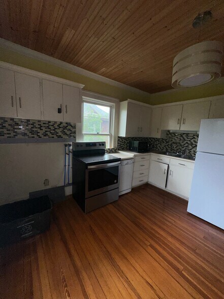 More Photos Of 2319 Avenham Ave SW, Roanoke Apartments For Sale