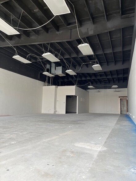 More Photos Of 5108-5130 W 190th St, Torrance Unknown For Lease