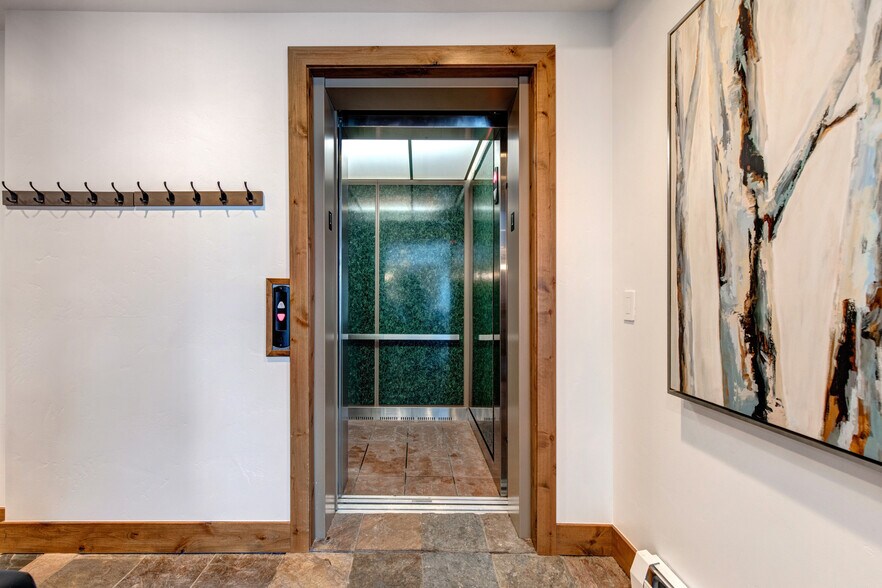 More Photos Of 1469 Woodside Ave, Park City Lodge Meeting Hall For Sale