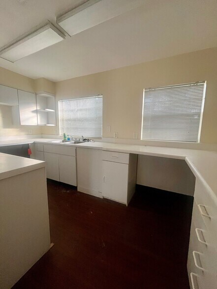 More Photos Of 130 E 1st St, Apopka Office For Lease