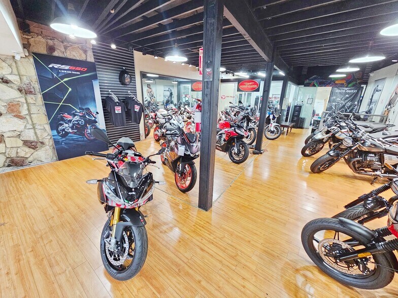 More Photos Of 3325 N Verdugo Rd, Glendale Storefront For Lease