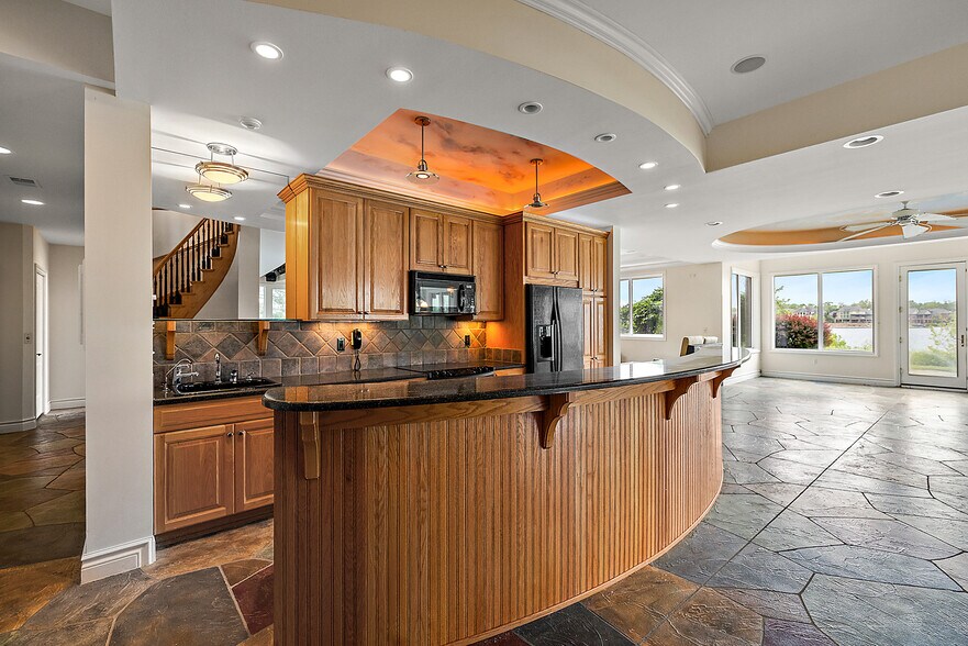 More Photos Of 10611 Lighthouse Pt, South Lyon Specialty For Sale