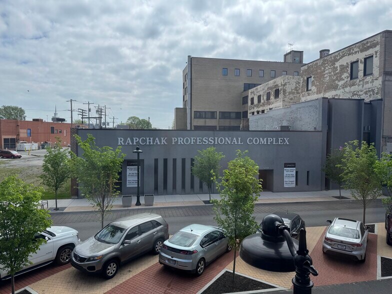 More Photos Of 5255-5261 Hohman Ave, Hammond Office For Lease