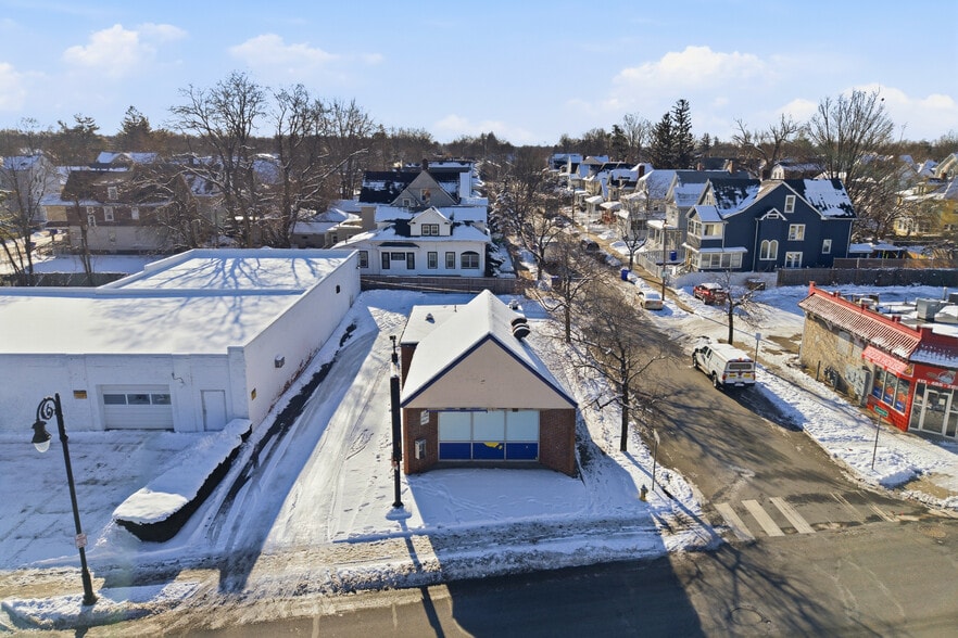 More Photos Of 1143 State St, Springfield Freestanding For Lease