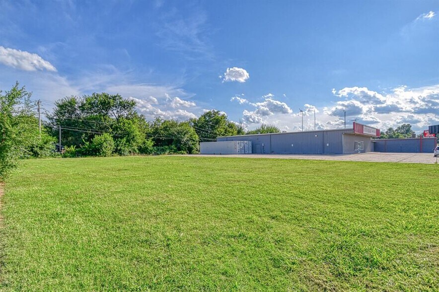 More Photos Of 102 E Central Blvd, Anadarko Freestanding For Sale