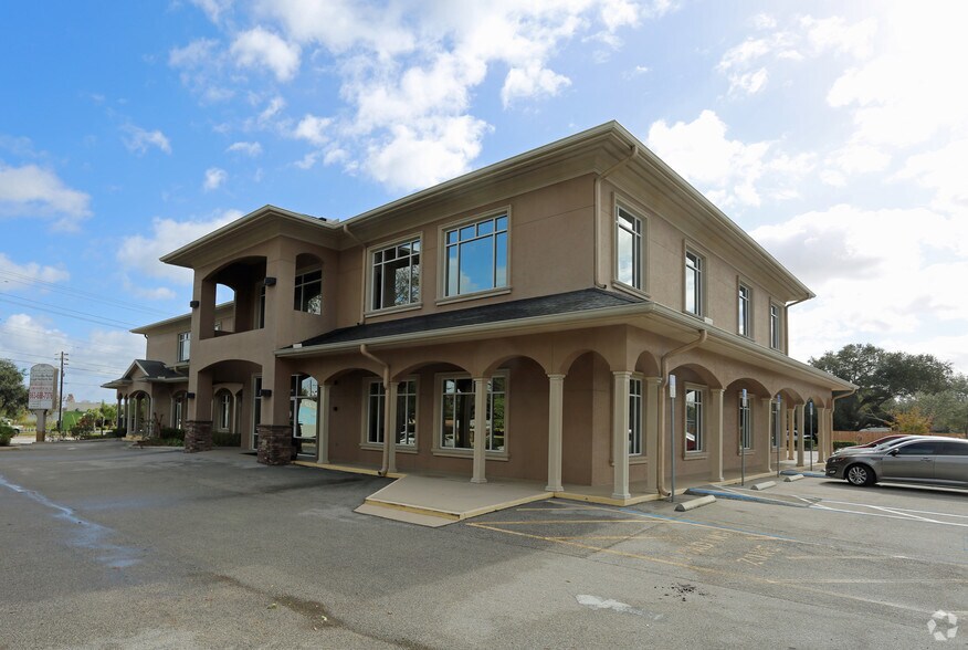 More Photos Of 1321 E Memorial Blvd, Lakeland Medical For Lease