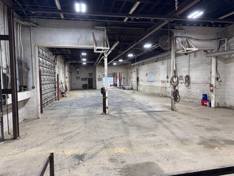 More Photos Of 1508 Highway 218 W, Indian Trail Manufacturing For Lease