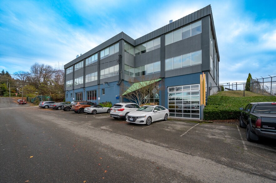 More Photos Of 3257 16th Ave W, Seattle Office For Lease