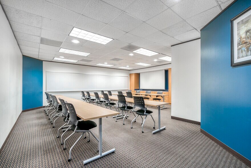 More Photos Of 11111 Katy Fwy, Houston Coworking Space