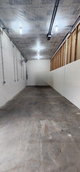 More Photos Of 825 Canal St, Evansville Warehouse For Lease
