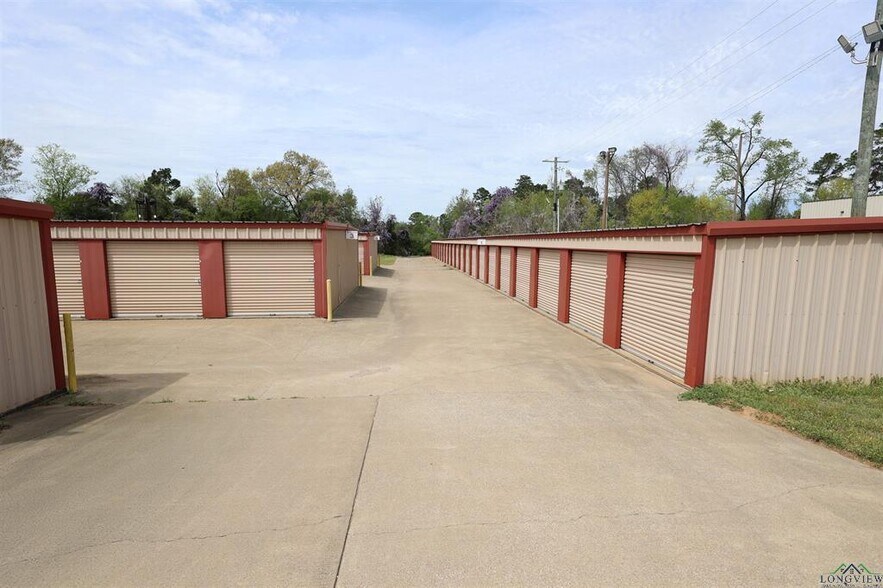 Primary Photo Of 1609 N Main St, Gladewater Land For Sale