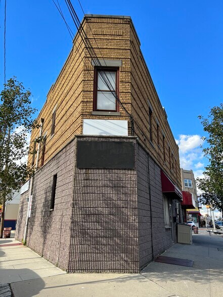 More Photos Of 600 Summit Ave, Union City General Retail For Sale