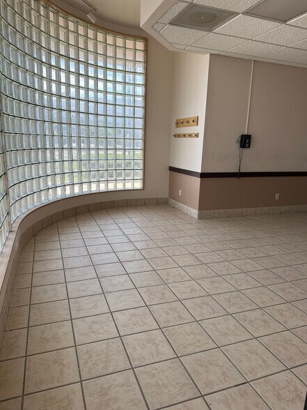 More Photos Of 961 Canal St, Syracuse Medical For Sale