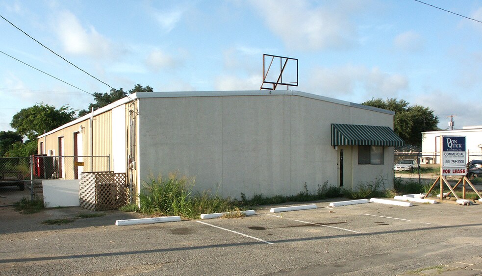 More Photos Of 1407 Brandi Ln, Round Rock Warehouse For Lease