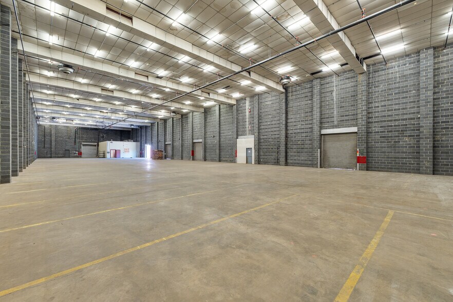 More Photos Of 1537-1545 Hansford St, Charleston Light Distribution For Lease