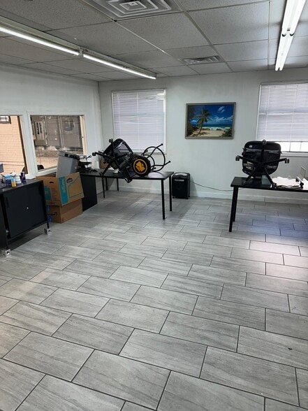 More Photos Of 4868 Victor St, Jacksonville Manufacturing For Sale