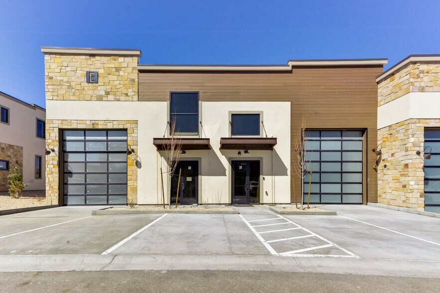 Primary Photo Of 4554 Forestdale Dr, Park City Showroom For Sale