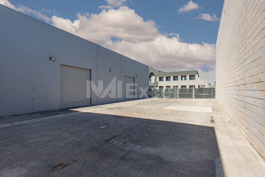 More Photos Of 3510 Cavaretta Ct, Las Vegas Warehouse For Lease
