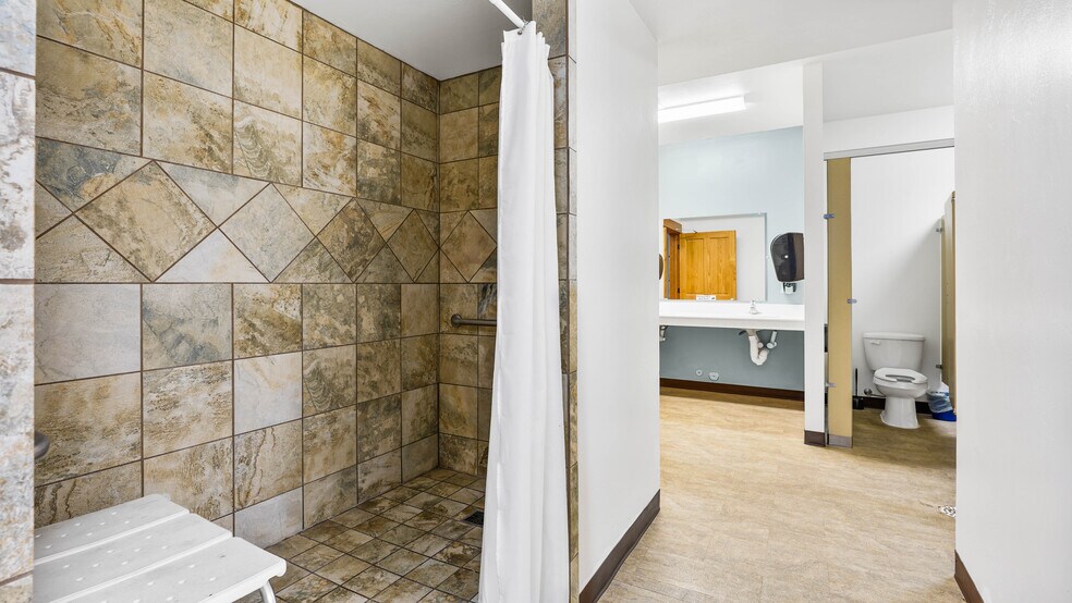 More Photos Of 500 N Front St, Townsend General Retail For Sale