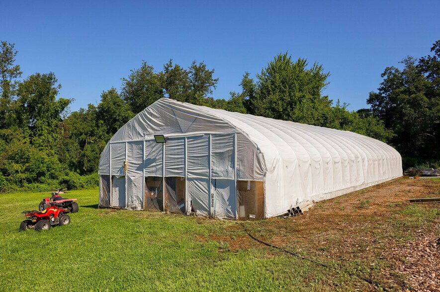More Photos Of 197 Pencroft Dr N, Holtwood Industrial For Sale