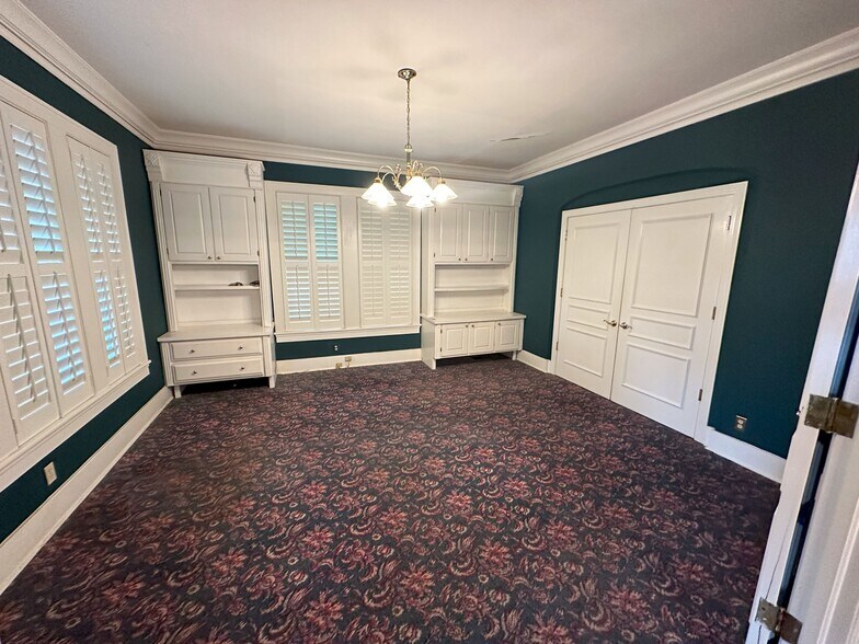 More Photos Of 16 W La Rua St, Pensacola Loft Creative Space For Sale