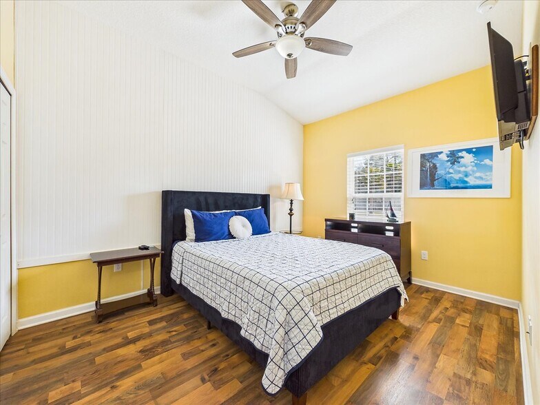 More Photos Of 100 Pilothouse Ct, Palatka Multifamily For Sale