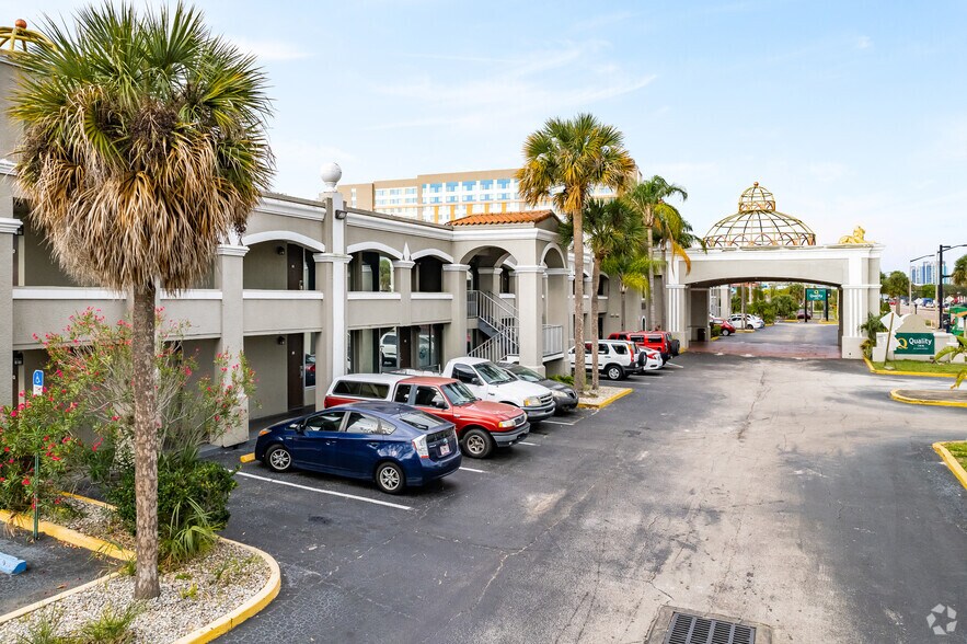 Primary Photo Of 5858 International Dr, Orlando Hotel For Sale