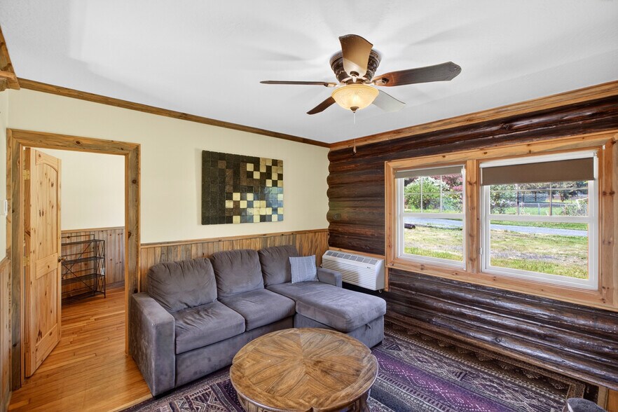 More Photos Of 1258 Highway 141, White Salmon Hospitality For Sale