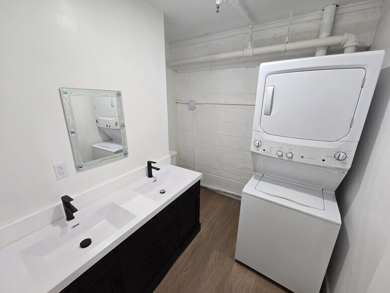 More Photos Of 3000 S Grand Ave, Los Angeles Warehouse For Lease