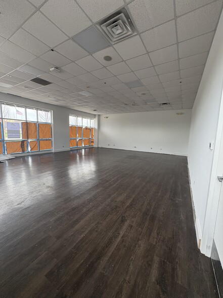 More Photos Of 2830 17th Ave, Broadview Unknown For Lease